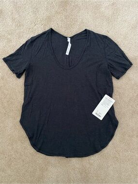 lululemon athletica Black Scoop Neck Short Sleeve Tee